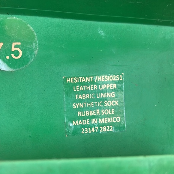 STEVE MADDEN - Picture 15 of 17